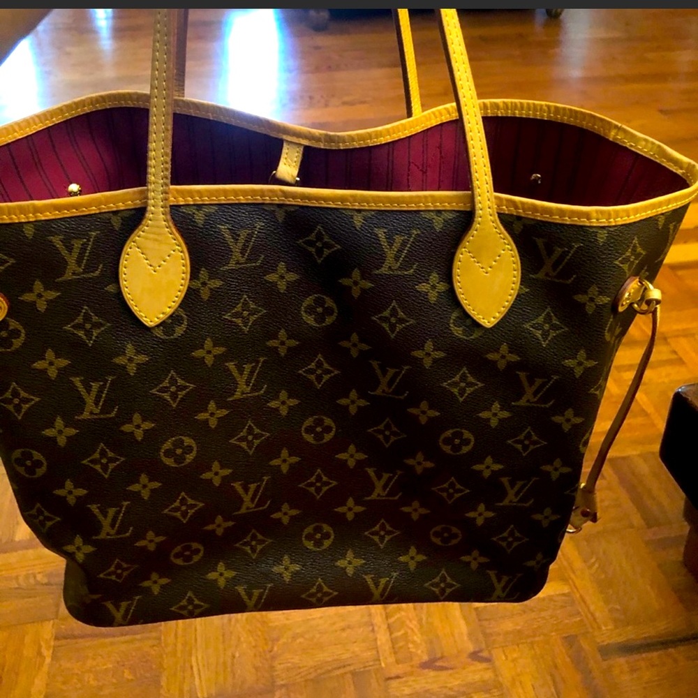Authentic Louis Vuitton Neverfull MM